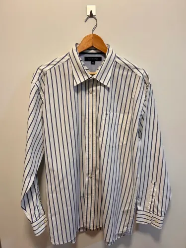 Camisa social listrada Tommy Hilfiger TAM G