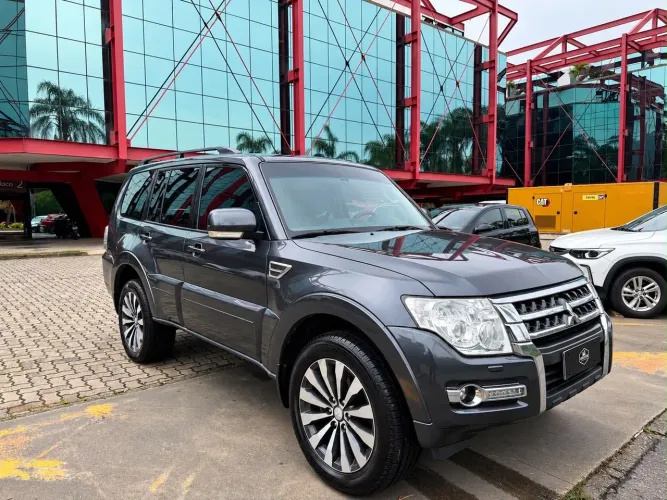 Mitsubishi Pajero HPE Full 3.2 4X4 T.i.dies. 5P AUT 2019