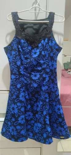 Vestido Seminovo Colméia 40.