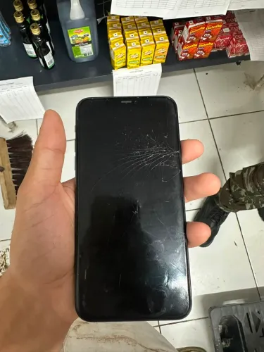 Vende se iPhone 11 pro max 