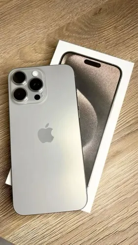 iPhone 15 pro Max 256g