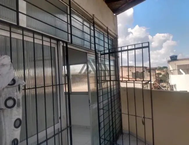 Casa para locação no 3° andar, fundos com aproximadamente 135m² com 2 quartos, sala, cozin