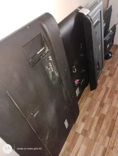 Vende se várias tvs com defeito na tela placas todas boas