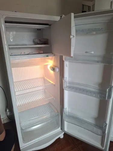 Vendo geladeira