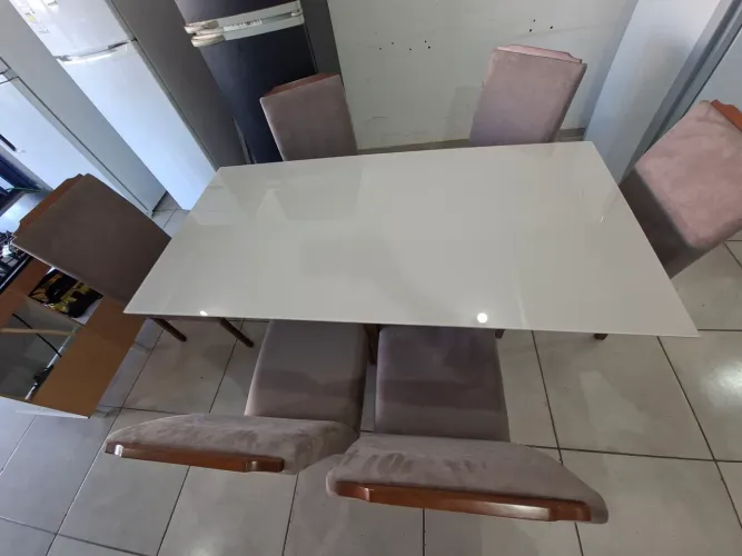 Mesa de jantar tampo off White 6 cadeiras 