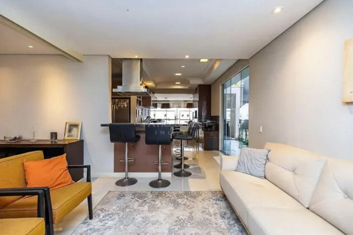 Casa com 330 m², 5 quartos sendo 3 suítes à venda no bairro Fazendinha.