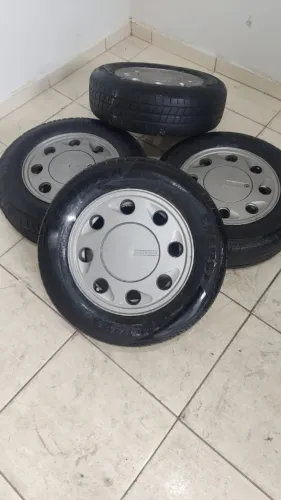 Rodas aro 13 Furação 4x100 com Pneus 175/70/13 (brindes), Troco por 17, volto no Pix parce