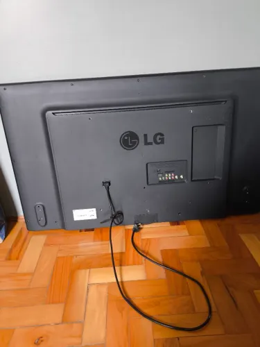 Vendo TV LG modelo 49LF6200-SD 49 POLEGADAS LED.