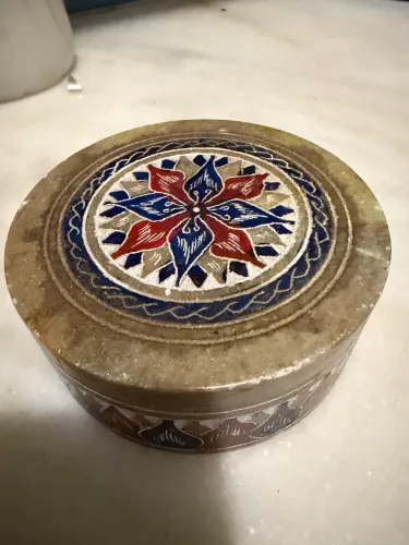 Caixa Decorativa em Pedra-Sabão Artesanal com Tampa
