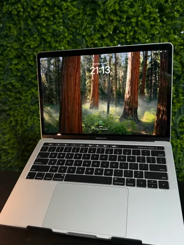 MACBOOK PRO A1989 I7 16GB RAM 512GB SSD + GARANTIA