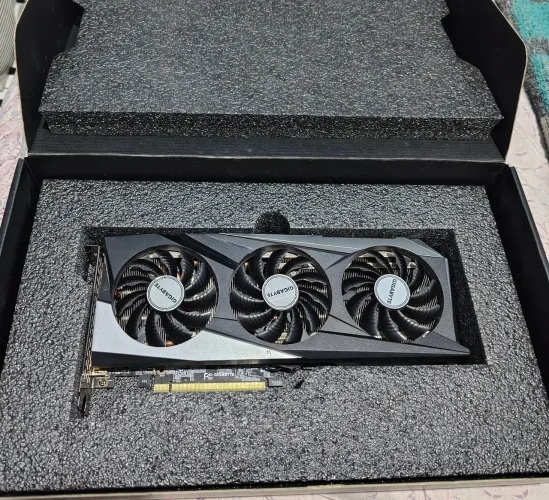 Placa de vídeo NVidia RTX 3060 ti triple fan