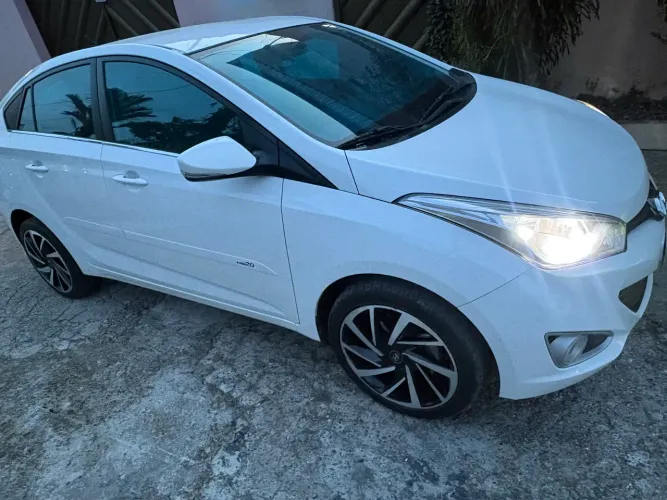 Hyundai HB20S C.style/c.plus1.6 Flex 16V Aut. 4P 2015