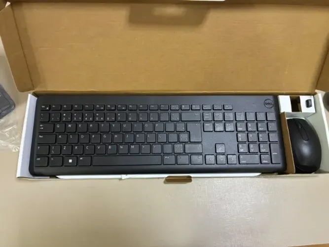 Kit Teclado e Mouse Dell KM3322W Sem Fio - Na Caixa
