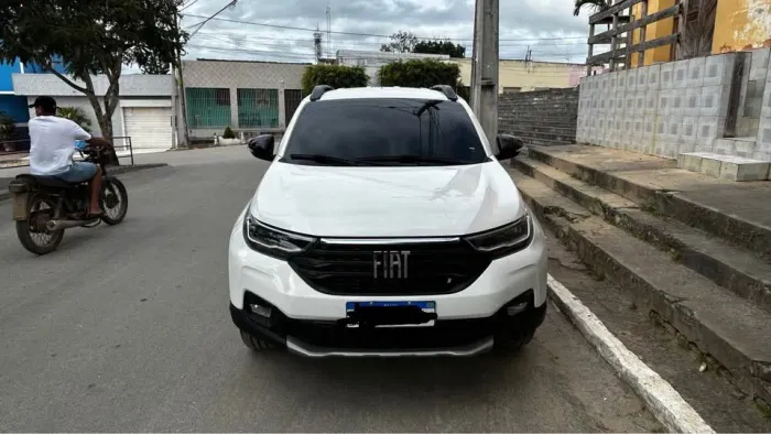 Fiat Strada Volcano automática 2025/2026