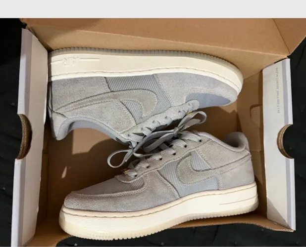 tênis nike air force 1 07 lv8 cinza