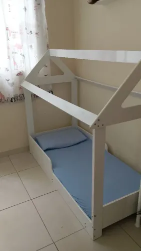 Cama montessoriana tililim + cômoda infantil