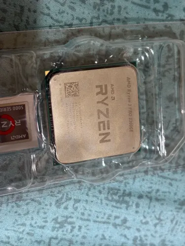 Processador AMD Ryzen 3 Pro 3200 GE
