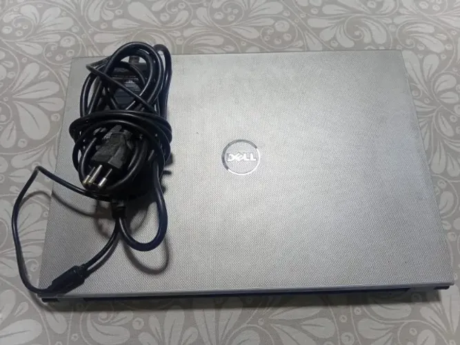 Notebook Dell Inspiron 15 i5 8gb serie 3000 17 polegadas c/ defeito na placa
