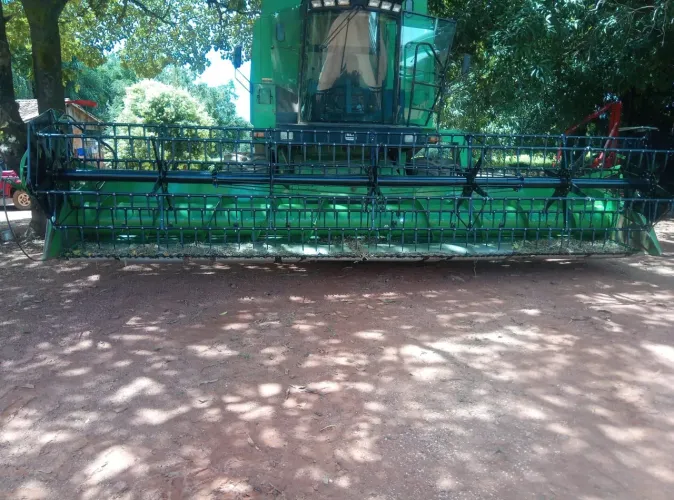 Plataforma de Colheitadeira Flexível 23 pes 