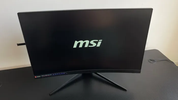 Monitor MSI 165hz - 27? tela curva