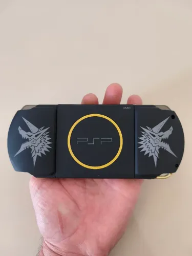Psp 3000 Monster Hunter com tela IPS - impecável