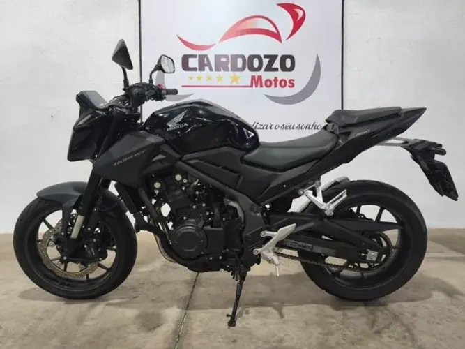 CB 500 HORNET 2026 PRETA
