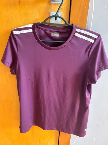 blusa roxa ace