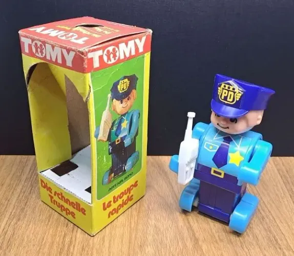 Boneco Policial TOMY Vintage Anos 80 Friction Press 'N Go - Funciona + Caixa Original