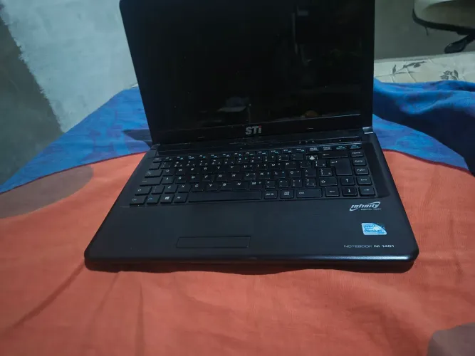 Notebook sti em ótimo estado para estudos 
