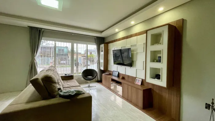 Casa à venda no Fragata, Pelotas - 180 m², 3 quartos (sendo 1 suíte), móveis planejados, c