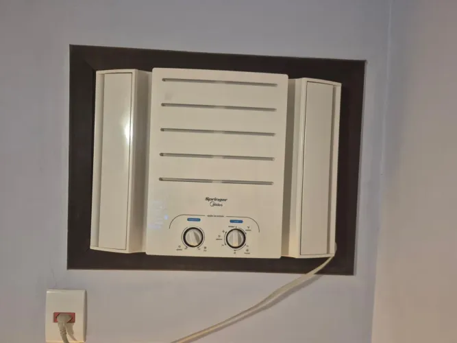 Ar-Condicionado de janela Springer Midea 10.000 BTUs 