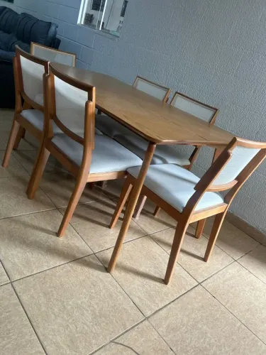 *MEGA OFERTA* Conjunto Mesa+6 cadeiras de Madeira maciça