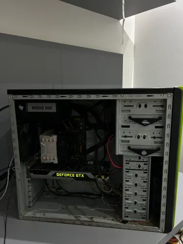 Gabinete nvidia EDIÇÃO LIMITADA
