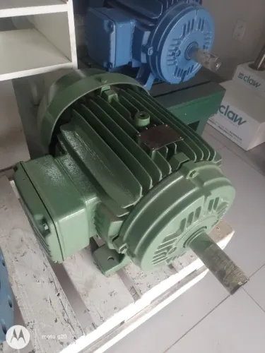 Motor elétrico WEG 7.5CV 8 polos Trifásico