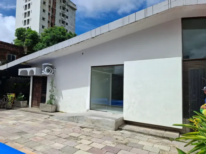 Aluga-se sala comercial, na Várzea,40m2 e Piscina para aulas de natação ou hidroginastica