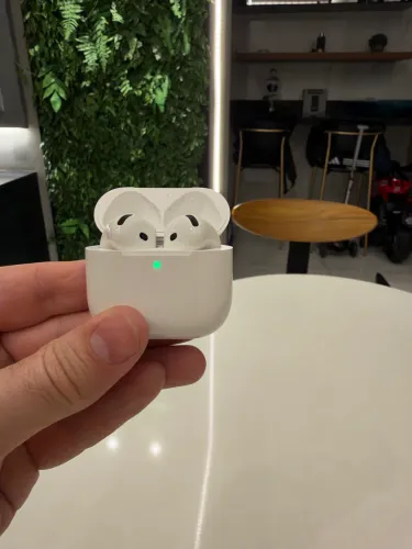 Air Pods 4 impecável.