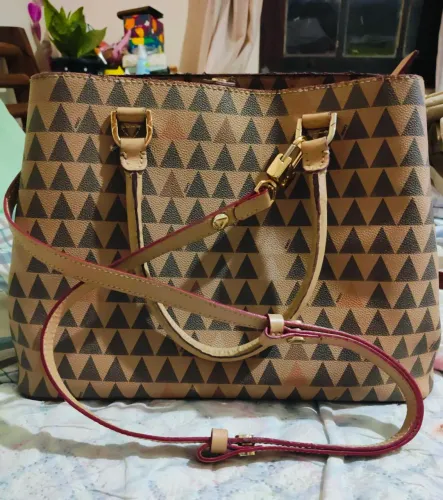 Bolsa Schutz original triângle
