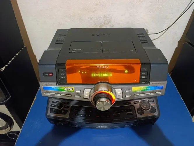 Central Zux9 Sony em perfeito estado, funcionando perfeitamente, som impecável!