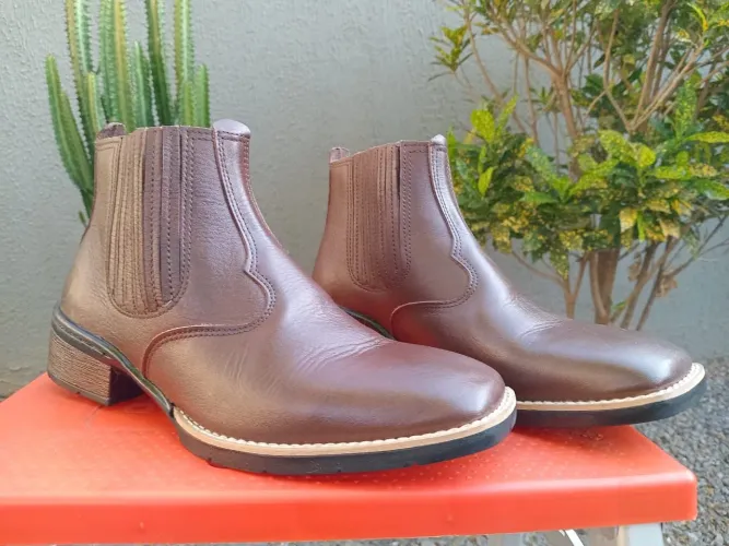 Botina de couro n°40