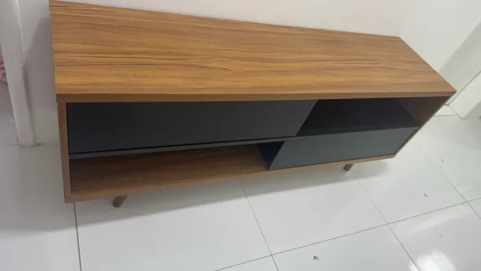 Home de sala  em ótimas condições 