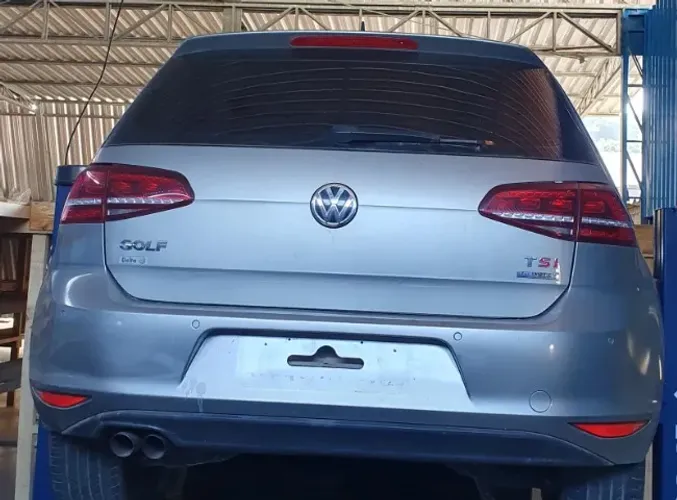 SUCATA PARA RETIRADA DE PEÇAS VOLKSWAGEN GOLF HIGHLINE 2015 PRATA