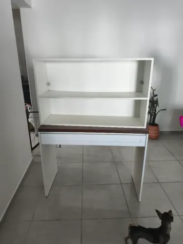 Escribanía + nicho para livros