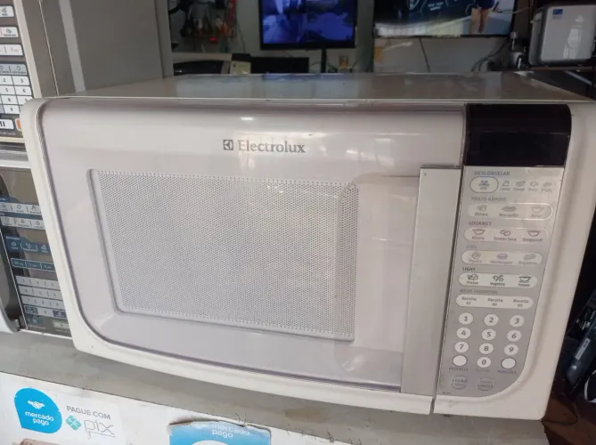 Microondas Eletrolux 31 litros