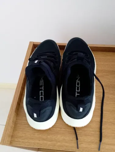 Vendo Tênis Masculino Original - Nike e Novo