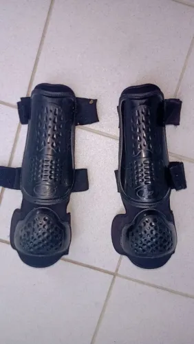 VENDO JOELHEIRAS PARA MOTOQUEIROS E AFINS