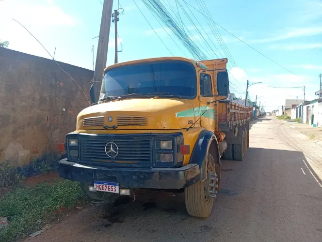 Caminhão 1513, motor 1366