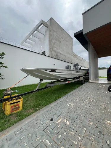 BARCO PESCA BIG FISH 6016 40 HP NOVÍSSIMO