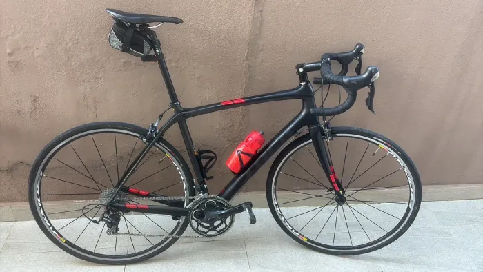 Speed Trek Carbono T56 Grupo 105 Rodas Mavic