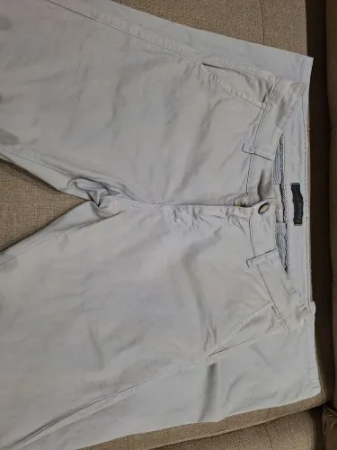 Vendo uma calça sport fino marca Zatrick na cor Areia semi-nova.