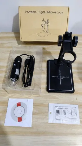 Microscópio digital com base